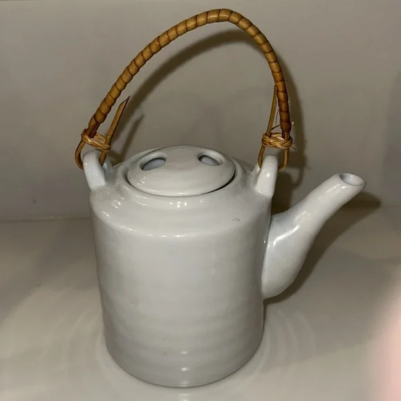 STARBUCKS Vintage Ribbed Porcelain Teapot with Lid - Picture 2 of 10